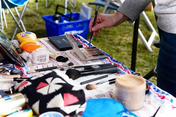 La table de camping devient la table de maquillage. ©&nbsp;Berger Camping</span><span>&nbsp;