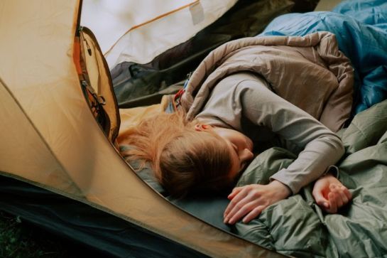 Un sommeil réparateur sous la tente